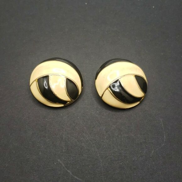 𝅺vintage costume jewelry clip on Earrings - Picture 2 of 5